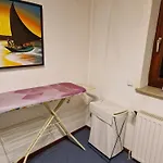 Monteurwohnung Roomwork24, 8 Betten, 德尔门霍斯特