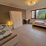 Monteurwohnung Roomwork24, 8 Betten, *