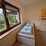 Monteurwohnung Roomwork24, 8 Betten, 公寓 德尔门霍斯特