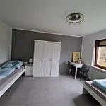 公寓 Monteurwohnung Roomwork24, 8 Betten, 德尔门霍斯特