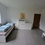 Monteurwohnung Roomwork24, 8 Betten, * 德尔门霍斯特