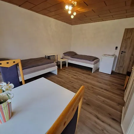 Monteurwohnung Roomwork24, 8 Betten,