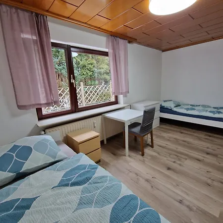 Monteurwohnung Roomwork24, 8 Betten, شقة