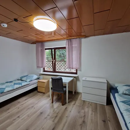 Monteurwohnung Roomwork24, 8 Betten, *