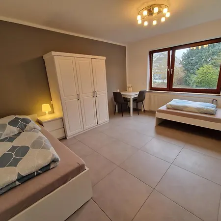 Monteurwohnung Roomwork24, 8 Betten, *