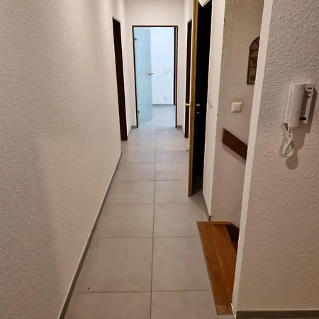 Monteurwohnung Roomwork24, 8 Betten, شقة دلمنهورست